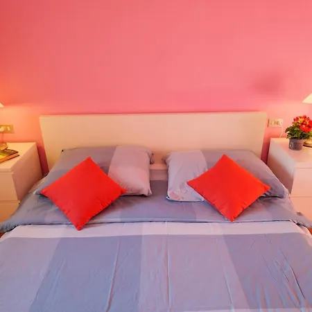 Casa Del Sole 4 דירה *